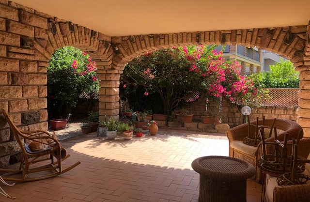 Abbratzu Guest House - Sardinian style and garden