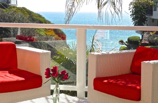 ACTUAL Ocean View 2 - Short Walk To Beach, Beach Trail, Downtown & Pier