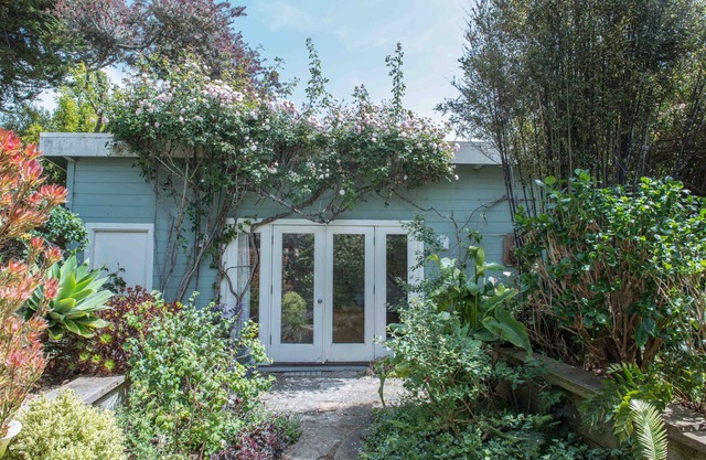 Adorable Cozy Studio