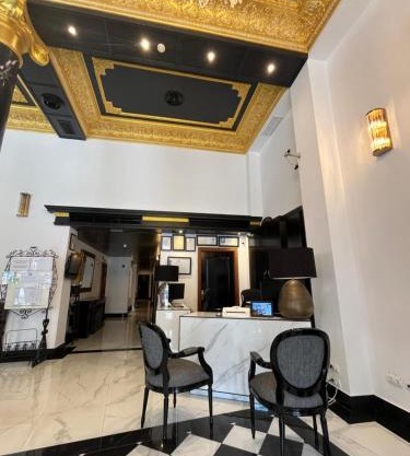 Adriano Boutique Sevilla