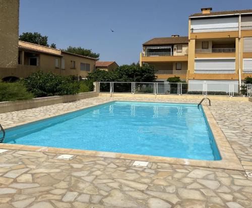 Agréable appartement avec piscine