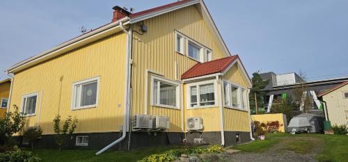 Air contioned and furnished half of semi detached house