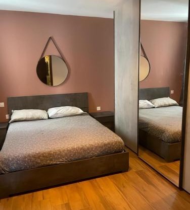 Airport Accommodation Bedroom with your own private Bathroom Self Check In and Self Check Out Air-condition Included