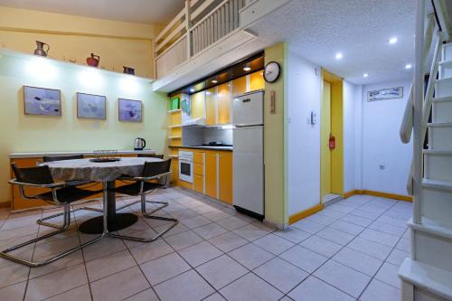 Akhris Studio Gallery