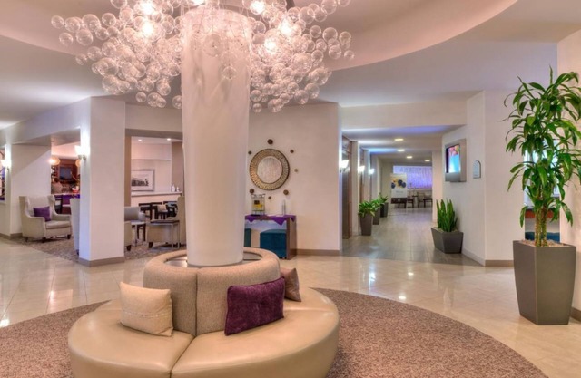 Always a Great Idea To Unwind! Explore the Best of Atlanta! Free Parking, Pool!