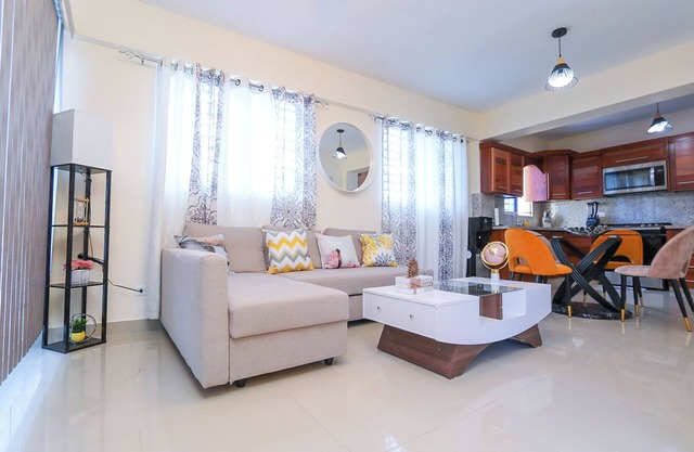 Amazing 2BR/2Bt APT hot water, AC,Garage and Patio