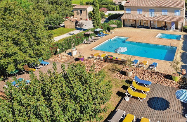 Amazing home in Raphèle-lès-Arles