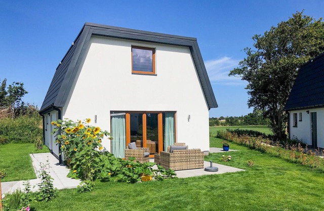 Amazing home in Den Oever with sauna