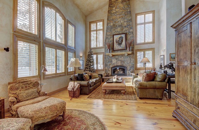 Amazing Mountain Home! XMAS 3 Night AVAIL Excellent Location. Early checkin.