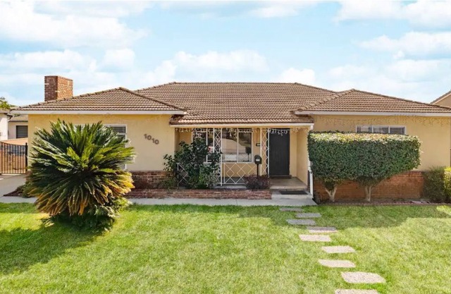 Amazing Vacation Rental Home close to Disneyland and Los Angeles, 5Bd and 3Br