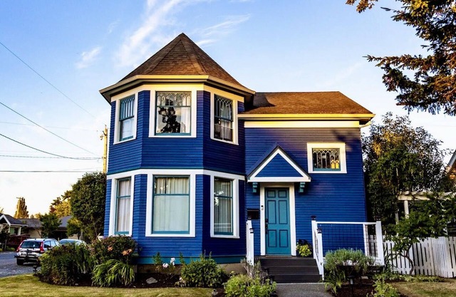 Amazing Victorian 4BR w/Hot Tub 5 Min to Downtown