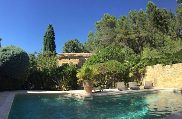 Ancien MAS Provencal AU Milieu DES Vignes Bois SUR 5000 M² Patio Clos DE Murs