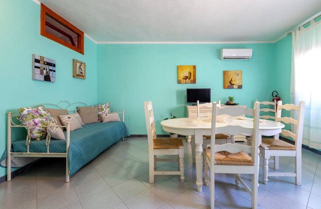 Apartment 'Rosa' with Wi-Fi and Air Conditioning