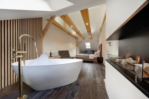 Apartament Heaven 115 m2 -3 eleganckie sypialnie ,kominek i wanna w sypialni