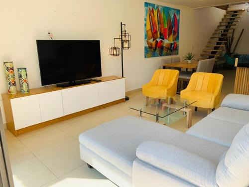 Apartamento Recien Remodelado a 5 min de la Playa