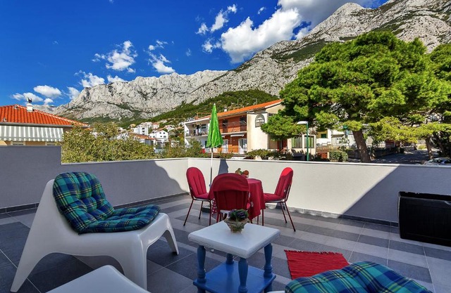 Apartmani Maja