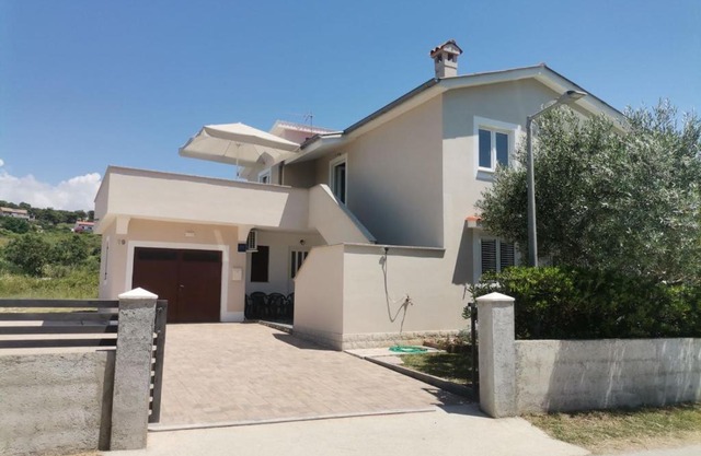 Apartment Ante