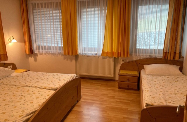 Apartment 'Appartaments Hatzlhof Nr 1' with Mountain View, Shared Terrace and Wi-Fi