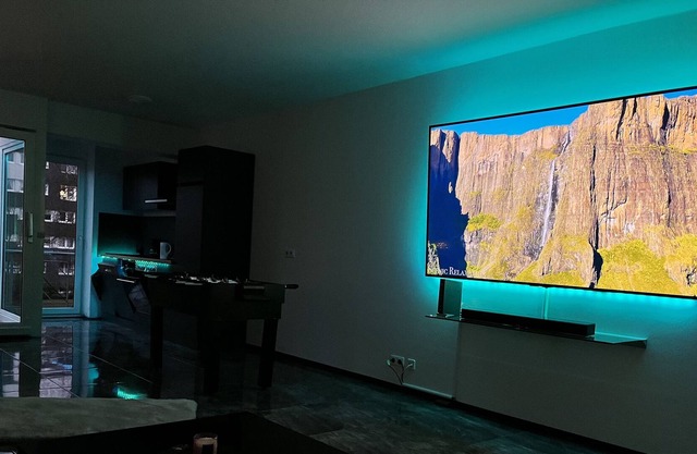 Apartment "Big Cinema" PLEASE READ DESCRIPTION! PHONE 01736249051