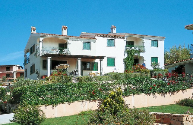 Apartment Borgo Le Logge bilo - BUD110 by Interhome