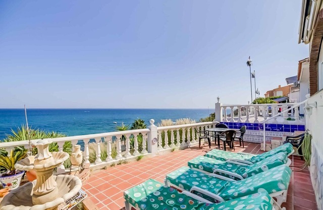 Apartment with Sea View, Wi-Fi and Air Conditioning