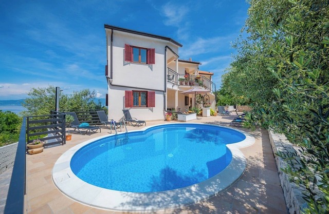 Apartment in Drenje with Heated Pool & Sea View