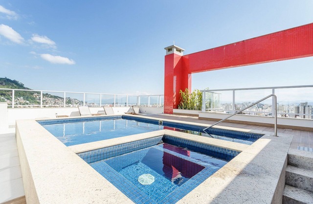 Apartment in the Center With Pool Rri103