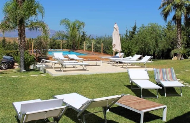 Apartment in villa 900 meters from the sea overlooking the Gulf of Castellammare