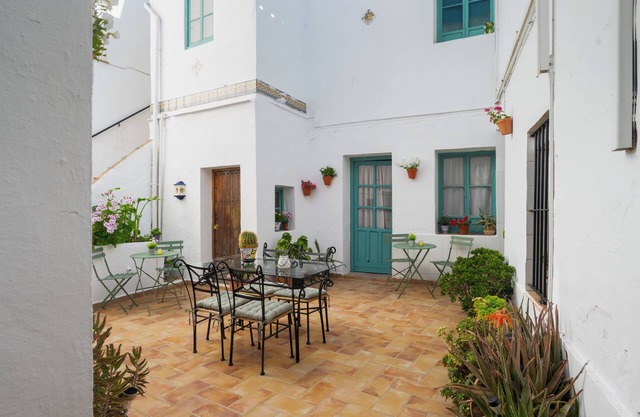 Apartment 'Lucero' with Shared Garden, Wi-Fi and Air Conditioning