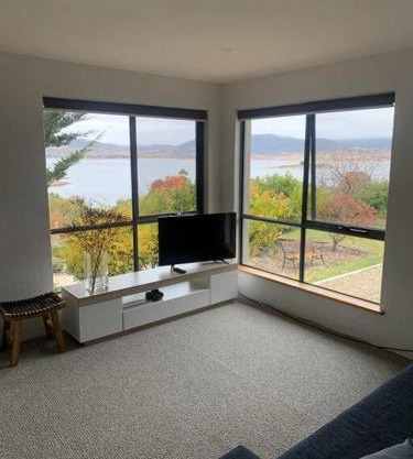 Apartment minutes to Lake