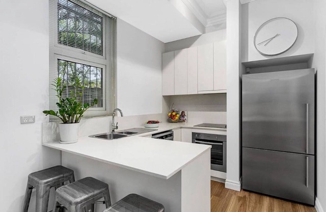 Apartment on Balmoral Beach Hill