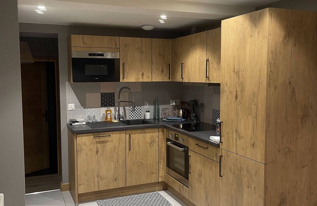 Apartment rental per night, per week.