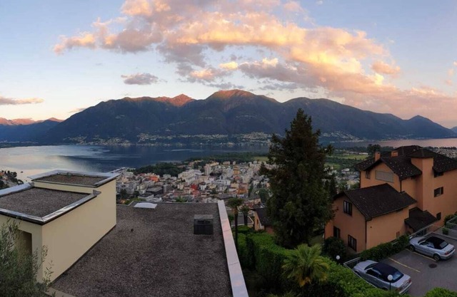 Apartment with a unique panoramic view over Lake Maggiore