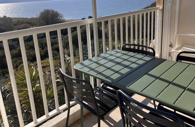 Apartment with breathtaking views of the Golf de Saint Florent and the Agriates.