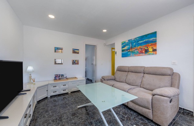 Apartment 'Zapillo' with Wi-Fi and Air Conditioning