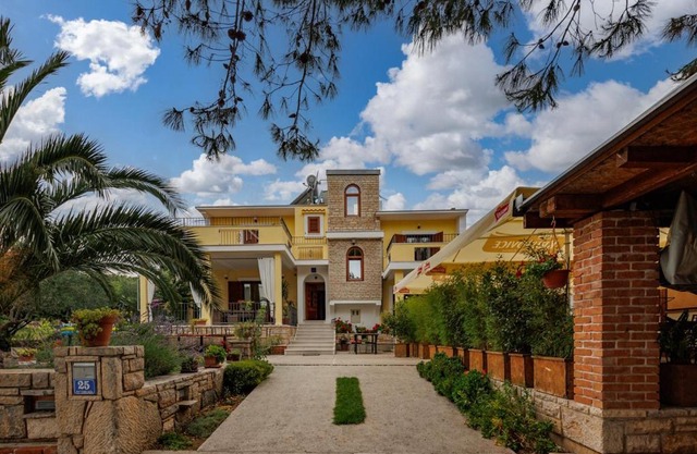 Apartments by the sea Pridraga - Cuskijas, Novigrad - 6306