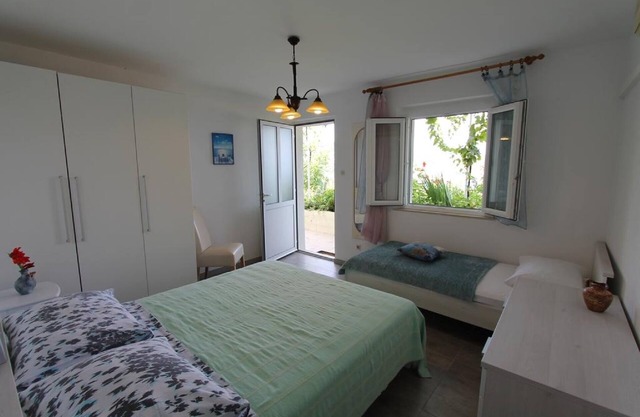 Apartments Cervelin - Triple Room with Sea View