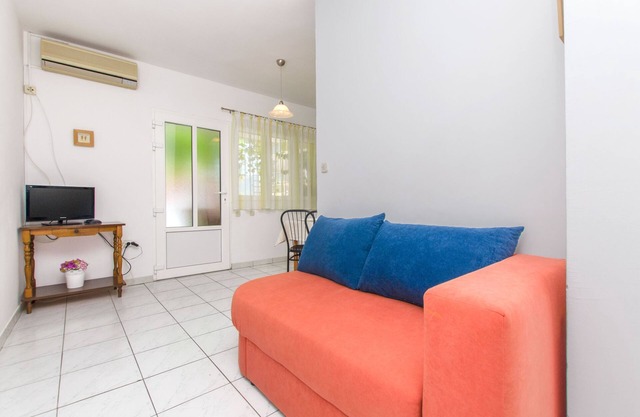 Apartments and Rooms Anita (33431-A2) - Vrboska - island Hvar