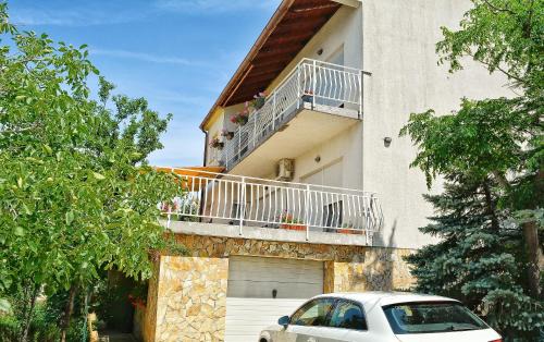 Apartments with parking space Smrika, Kraljevica - 15709