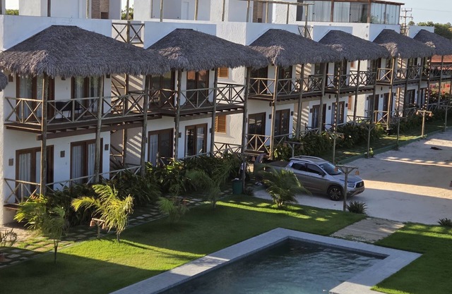 Ape seaside kitesurfing paradise