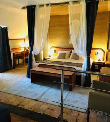 Appartement - LES COMBLES DU CHATEAU - Avec vue sur le lac - POUR 2 à 4 PERSONNES