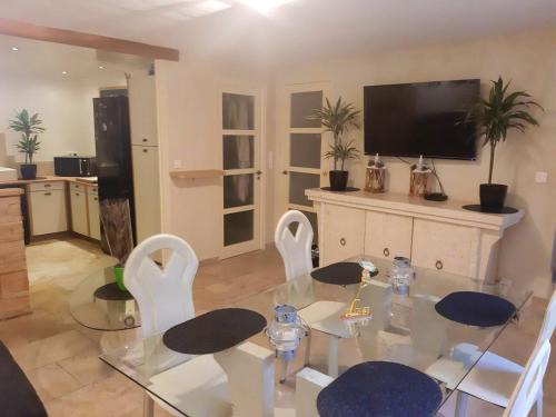 Appartement accueillant à Beaucaire - 90 m², idéal pour les familles