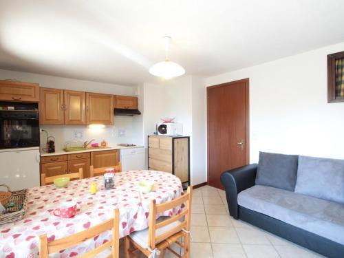 Appartement Centre Village - 6 pers, Parking, Balcon, Proche Pistes et Commerces - FR-1-572-138