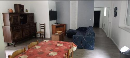 Appartement dans les Gorges de la Sioule proche rivière