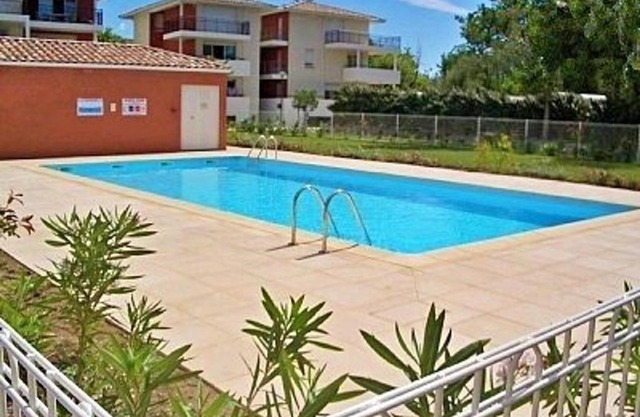 Appartement tout confort avec piscine et accès direct à la plage - FR-1-387-74
