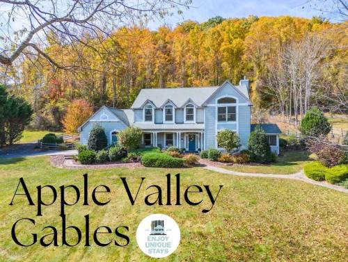 Apple Valley Gables-Cozy mountain home with views