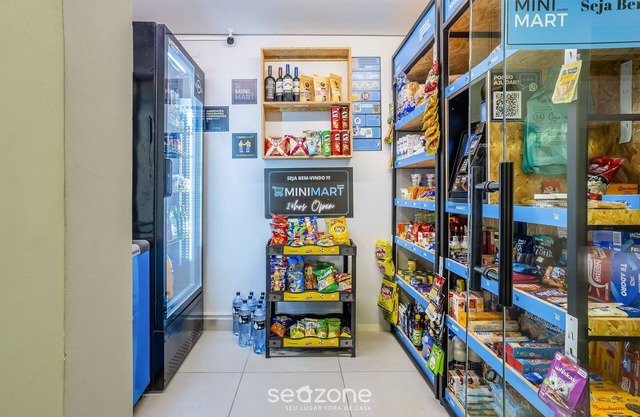 Apt w/Balcony, Minutes From the Subway Ctb2405