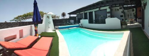 Aptos con piscina El Flamboyán 1