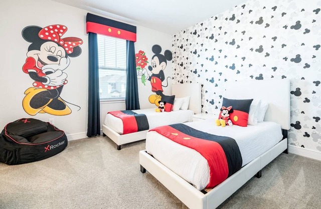 Arcade/Ping Pong/Private Pool and Spa/Onsite Cafe/Bar/Themed