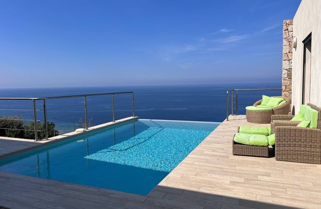 Architect-designed villa with sea view